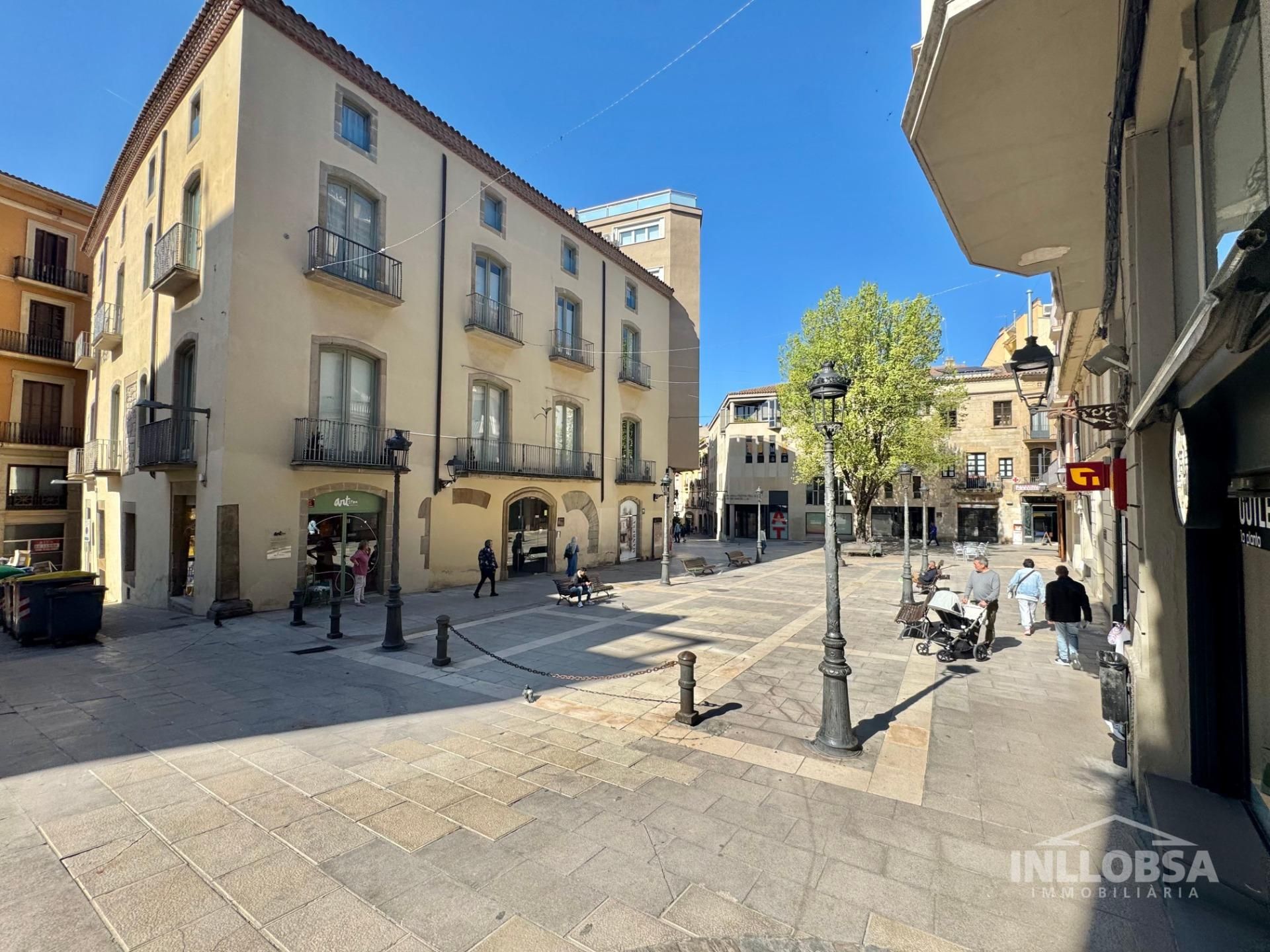 Vista exterior de Pis en venda en Manresa amb Balcó