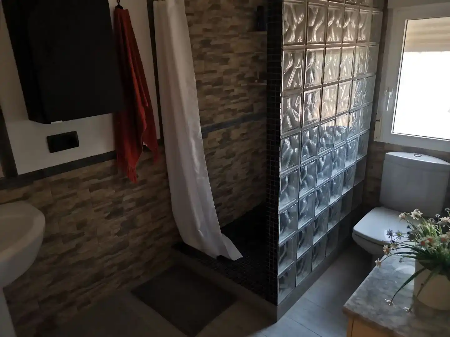 Bany de Pis en venda en Hellín amb Piscina