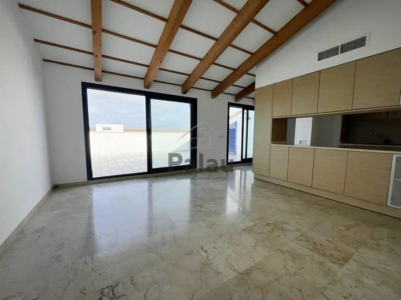Sala d'estar de Àtic en venda en Ciutadella de Menorca amb Aire condicionat, Terrassa i Traster