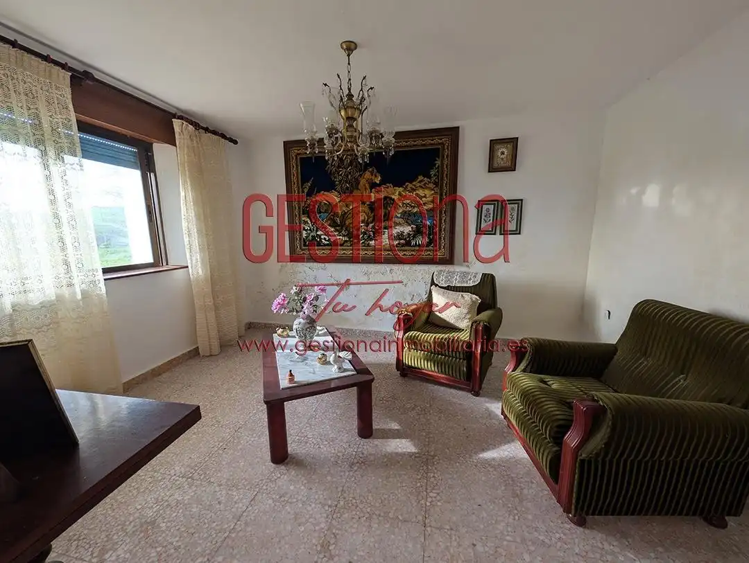Wohnzimmer von Country house zum Verkauf in Bareyo mit Privatgarten, Terrasse und Balkon