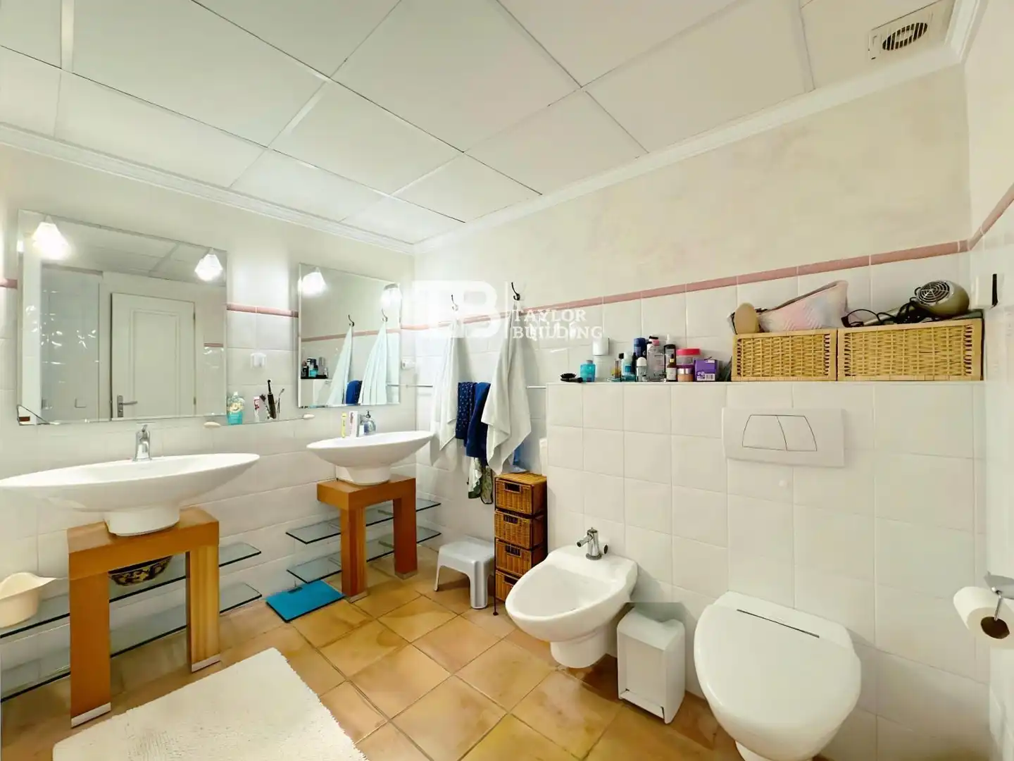 Bathroom of Flat for sale in Calvià  with Air Conditioner, Heating and Terrace
