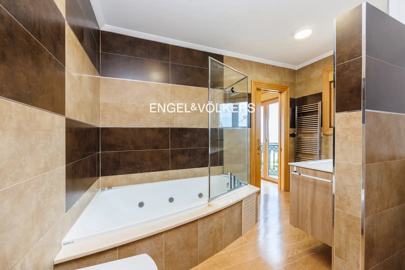 Baño de Casa o chalet en venta en Nigrán con Calefacción, Jardín privado y Piscina