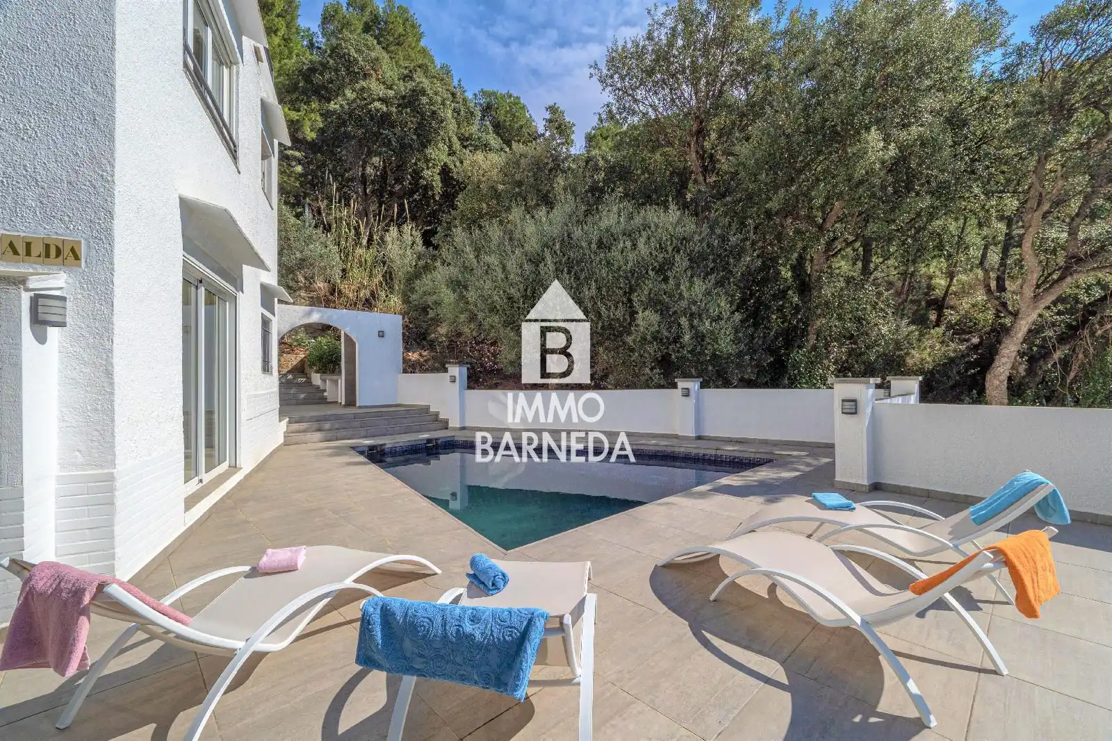 Vista exterior de Casa o xalet en venda en Roses amb Aire condicionat, Calefacció i Jardí privat