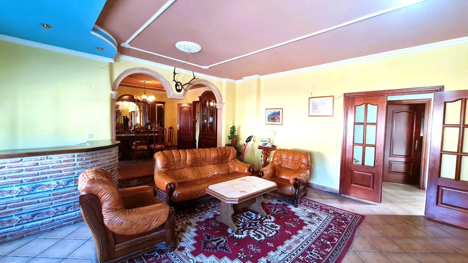 Sala d'estar de Casa o xalet en venda en La Peza amb Calefacció, Jardí privat i Terrassa