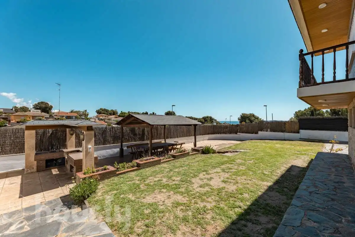 Casa amb piscina en venda a Avinguda de la Llum ., imagen 48