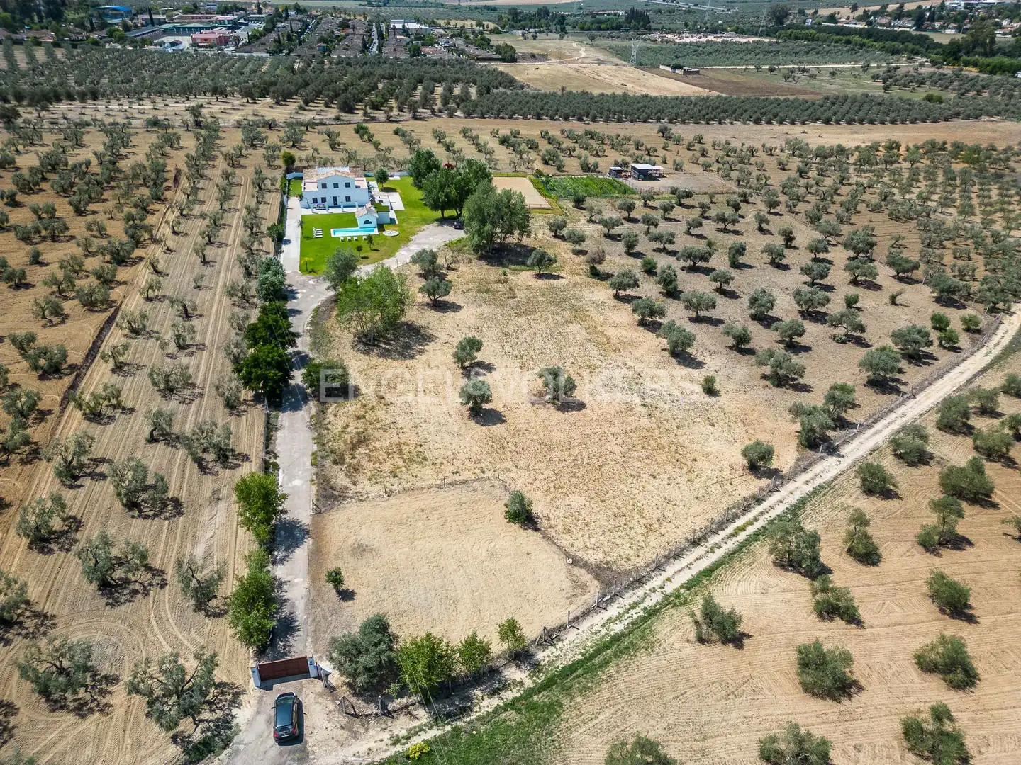 Country house zum Verkauf in Espartinas mit Klimaanlage, Heizung und Privatgarten