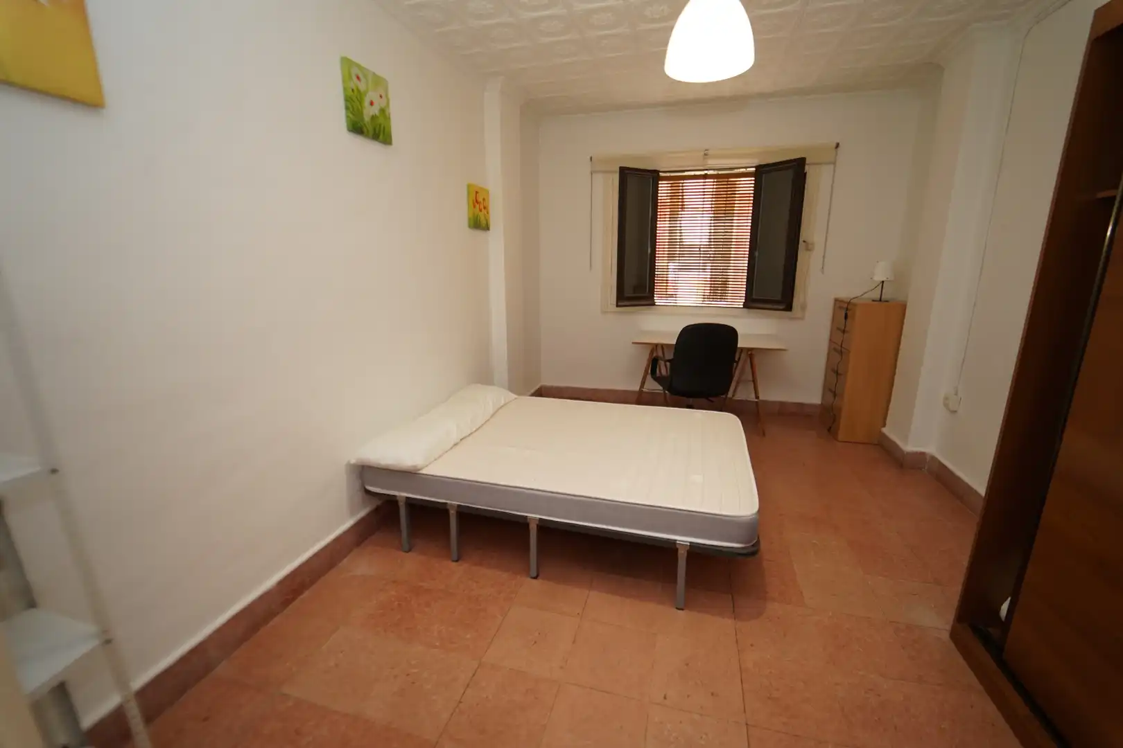 Bedroom of Flat for rent in Granada  with Air Conditioner, Furnished and Washing machine