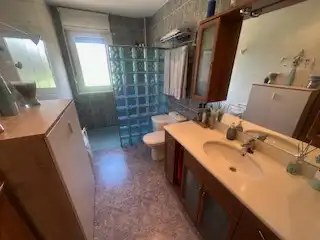 Bathroom of Houses for rent in Villaquilambre  with Heating, Private garden and Parquet flooring