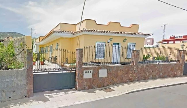 Exterior view of House or chalet for sale in San Cristóbal de la Laguna  with Community pool