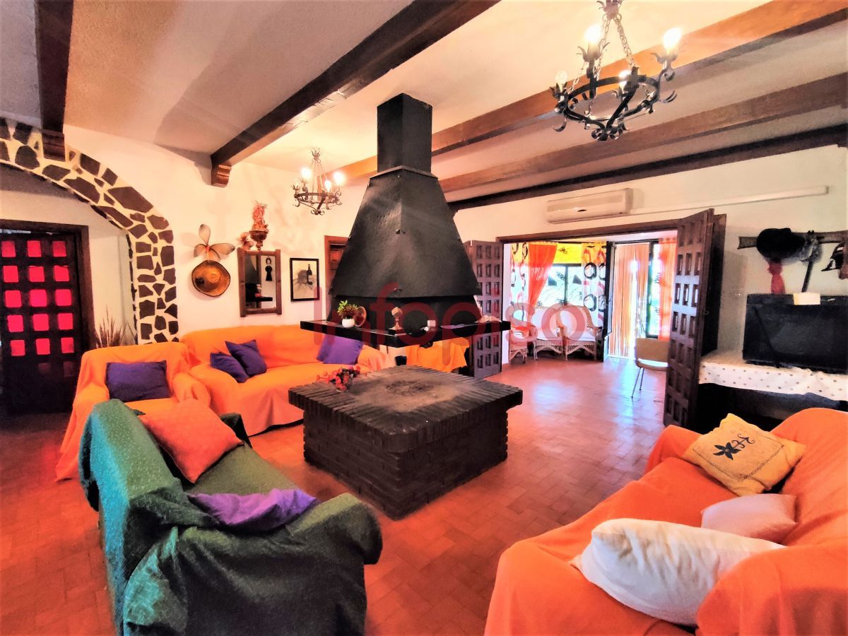 Living room of Country house for sale in Valdepeñas  with Air Conditioner, Terrace and Storage room