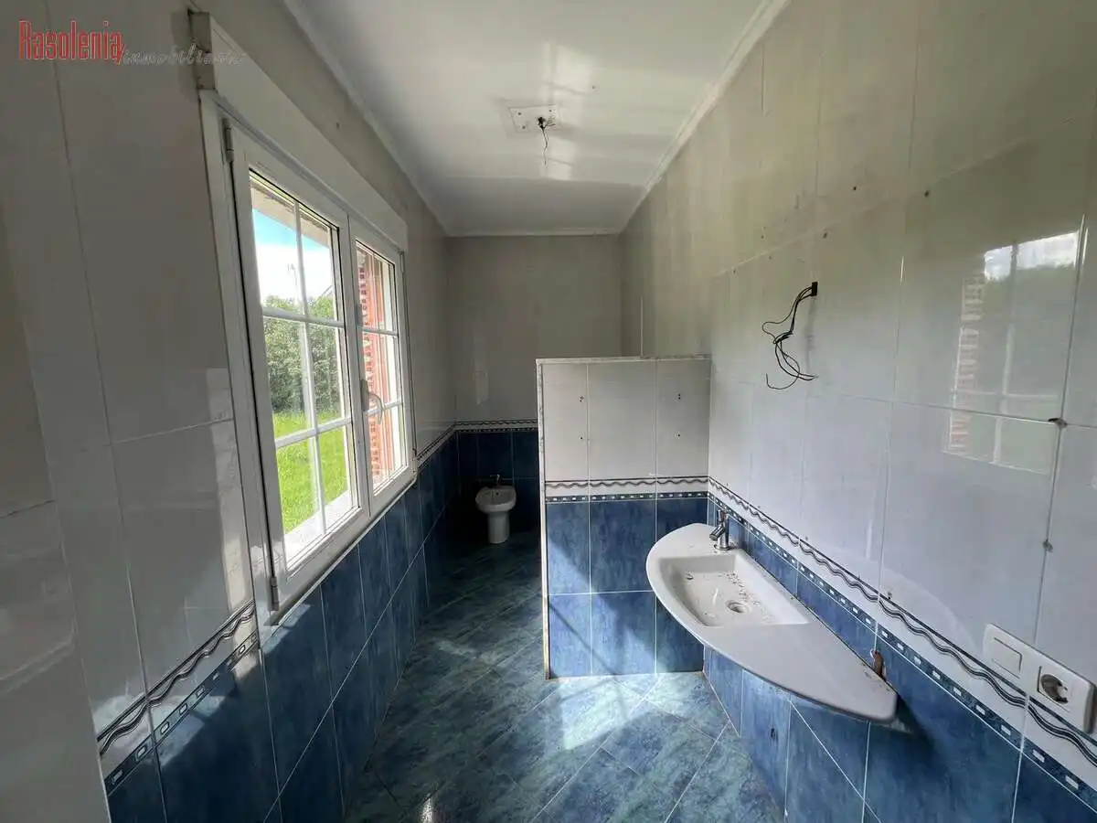 Bathroom of Houses for sale in Outeiro de Rei  with Heating and Storage room