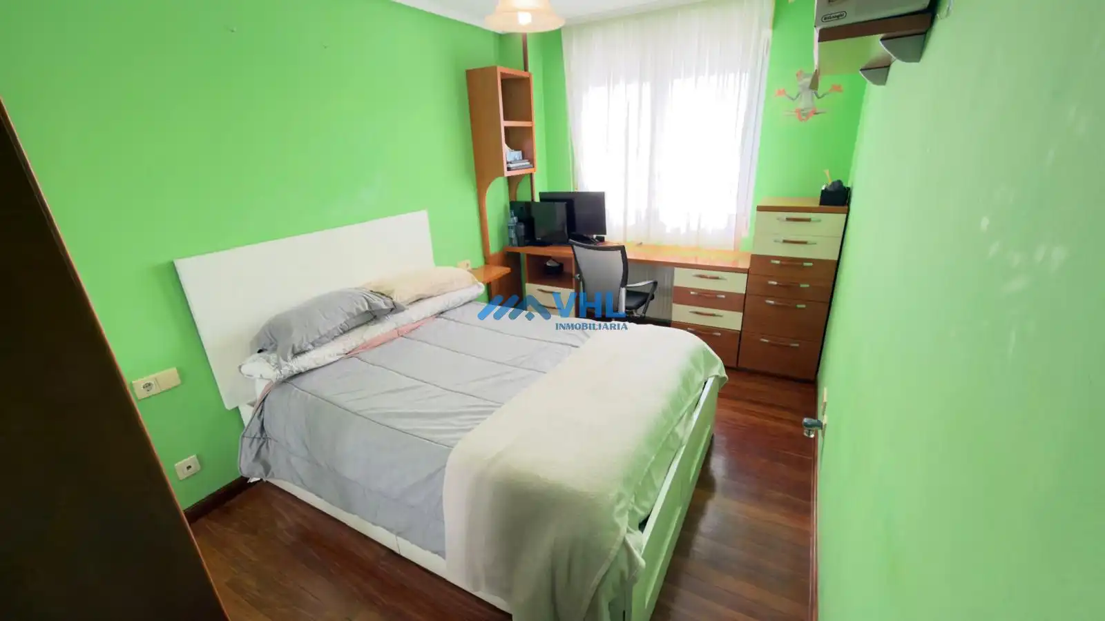 Habitación de Piso de alquiler en Castro-Urdiales con Calefacción, Terraza y Amueblado