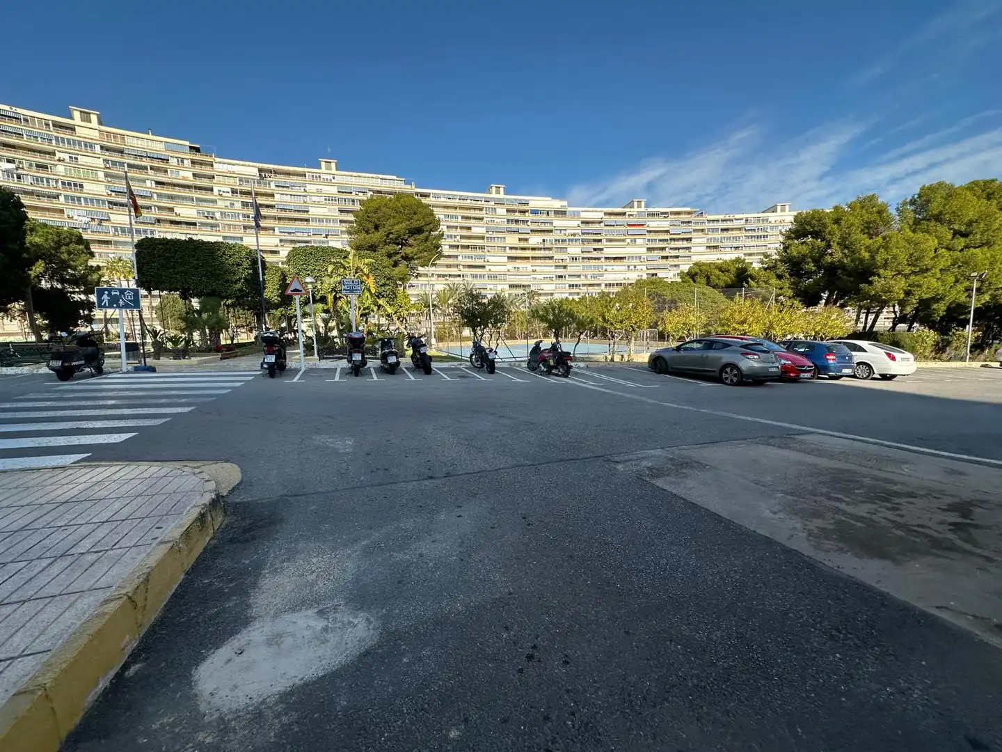 Aparcament de Apartament en venda en Sant Joan d'Alacant amb Aire condicionat, Terrassa i Forn