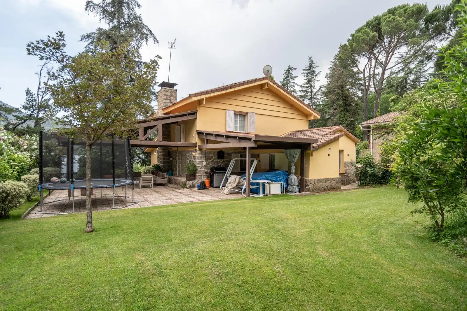 Garden of Country homes for sale in El Barraco   with Heating, Private garden and Terrace