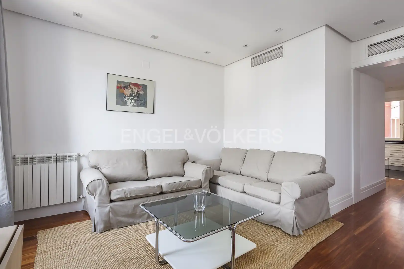Living room of Flat for rent in Madrid  with Air Conditioner, Heating and Parquet flooring