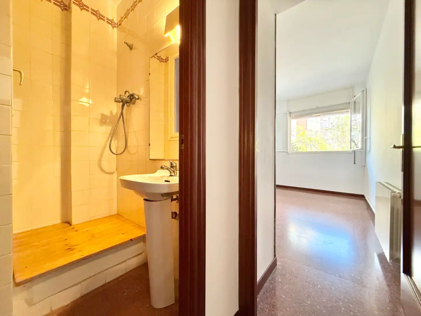 Bathroom of Flat for sale in Sant Just Desvern  with Air Conditioner, Heating and Parquet flooring