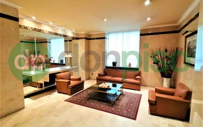 Living room of Flat for sale in  Madrid Capital  with Air Conditioner and Terrace