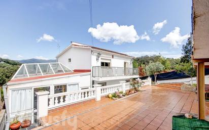 Vista exterior de Casa o xalet en venda en Sant Pere de Vilamajor amb Aire condicionat, Terrassa i Balcó