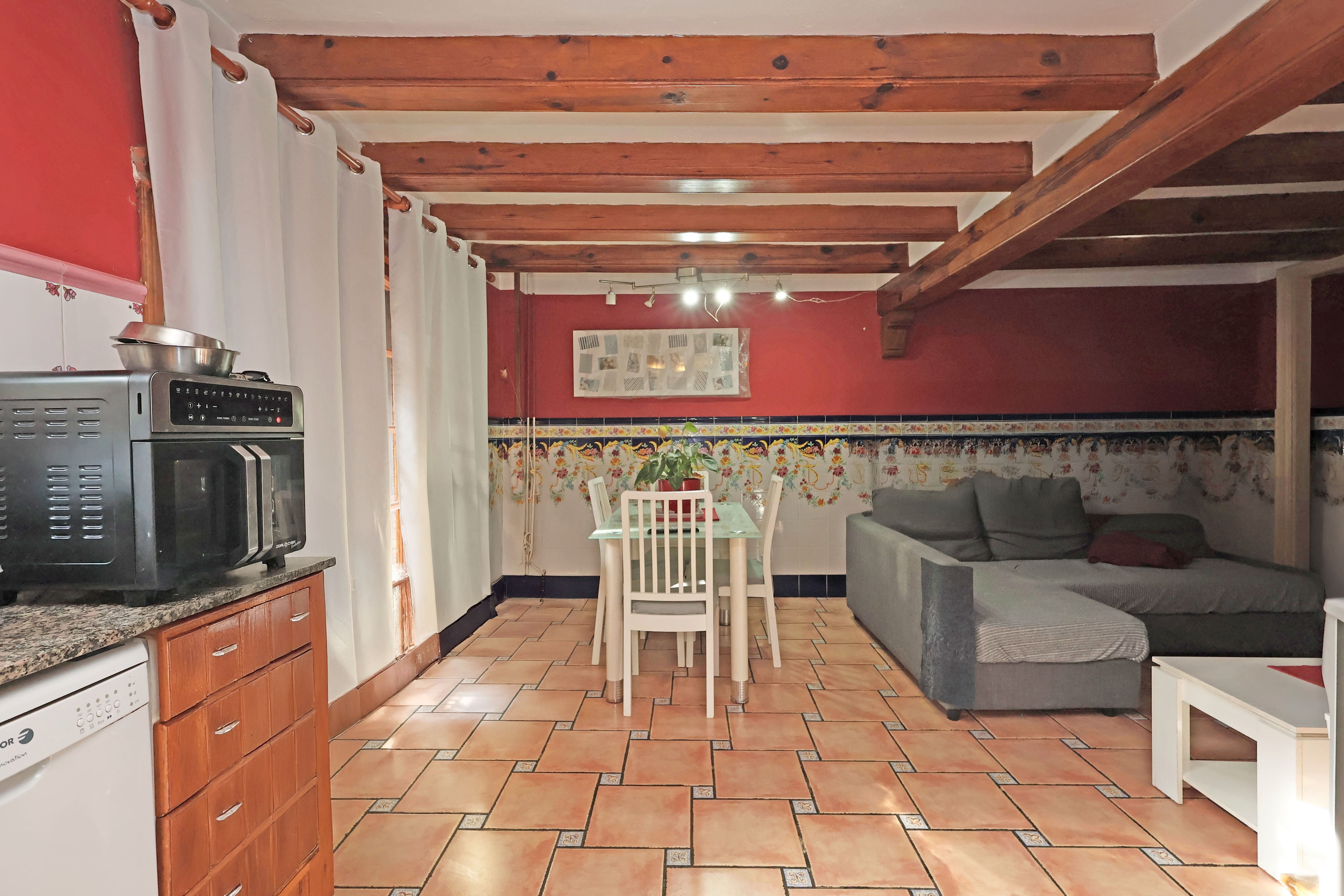 Sala d'estar de Casa o xalet en venda en Esplugues de Llobregat amb Terrassa, Traster i Balcó