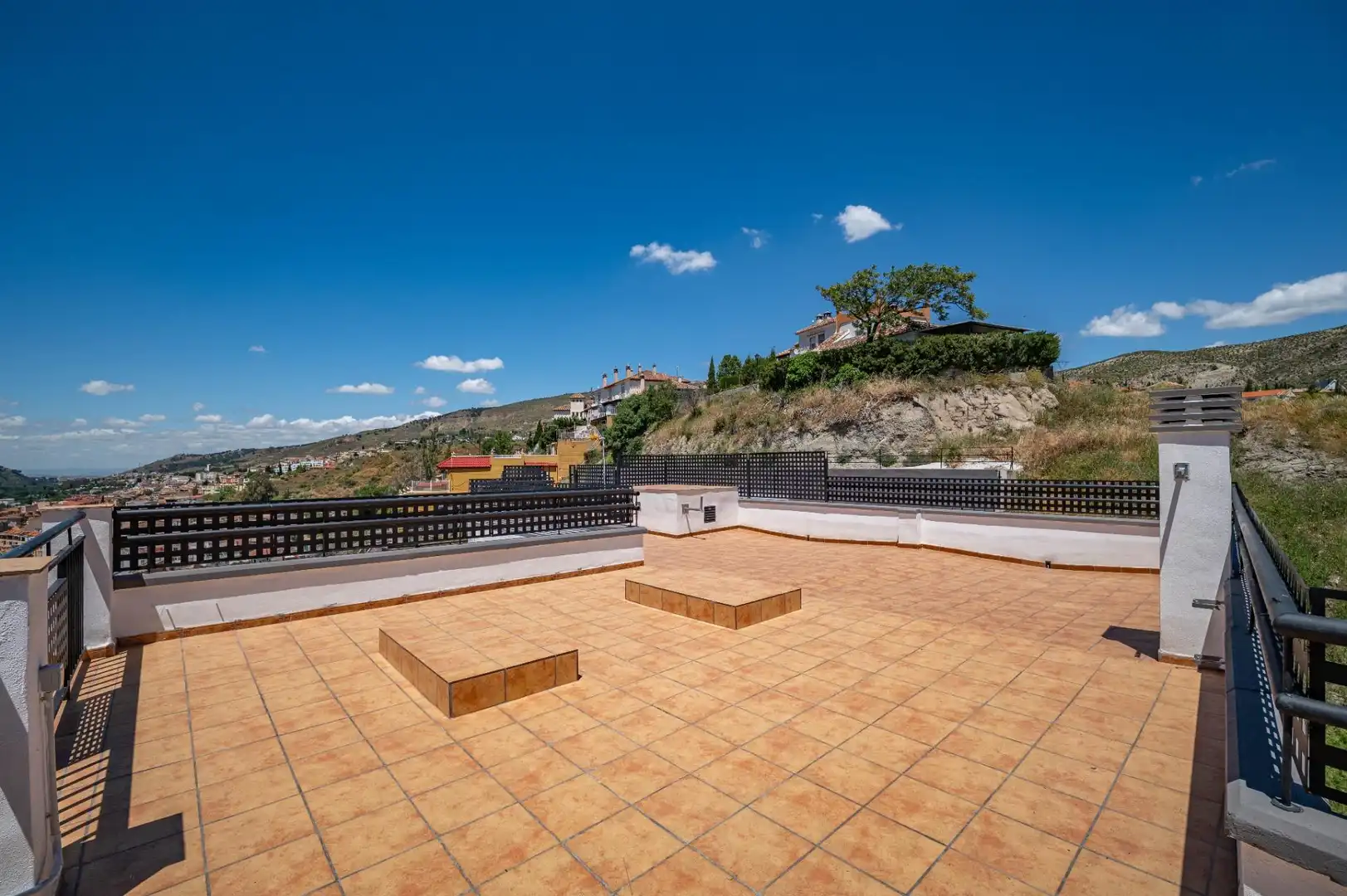 Terrassa de Pis en venda en Cenes de la Vega amb Calefacció, Balcó i Piscina comunitària