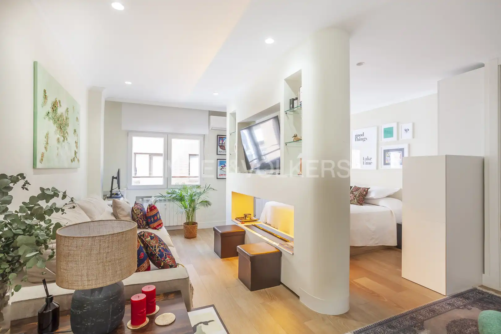 Living room of Flat for rent in Madrid  with Air Conditioner, Heating and Furnished
