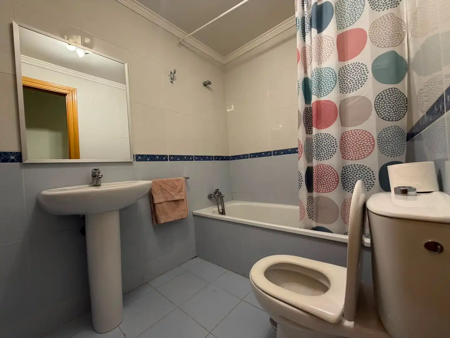 Baño de Piso en venta en Vélez-Málaga con Amueblado y Piscina comunitaria