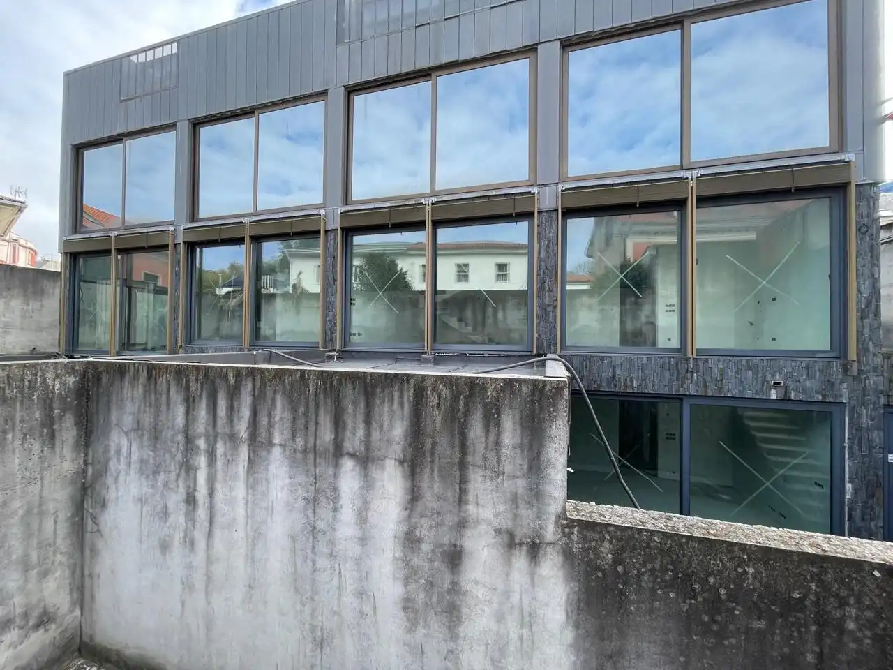 Vista exterior de Casa o xalet en venda en A Coruña Capital  amb Calefacció, Jardí privat i Terrassa