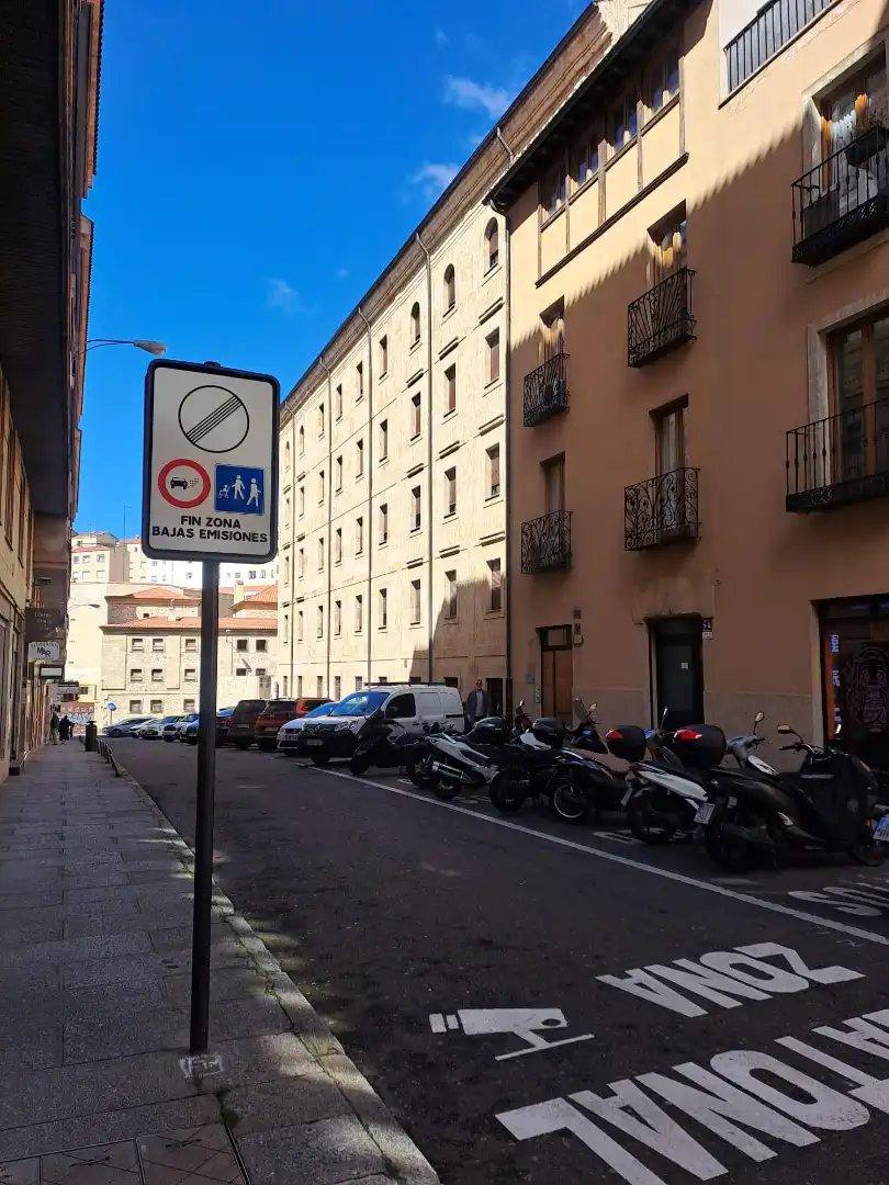 Ufficio con terrazza in affitto a Calle Reyes Católicos 2