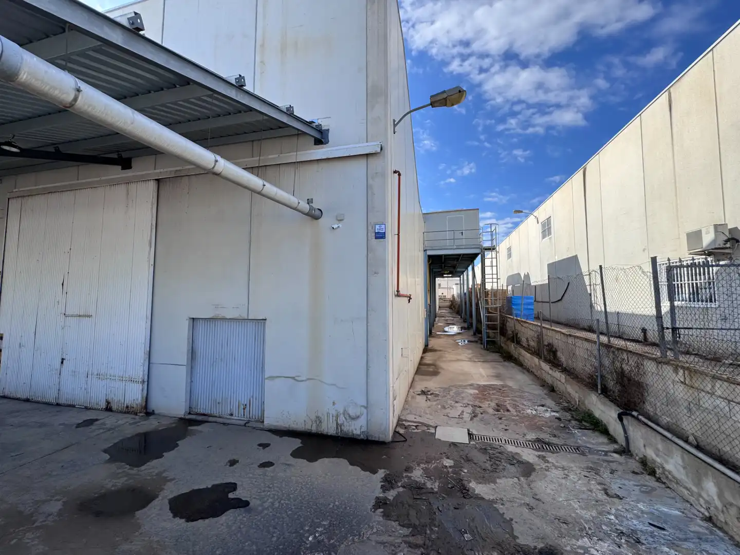 Exterior view of Industrial buildings for rent in Ceutí