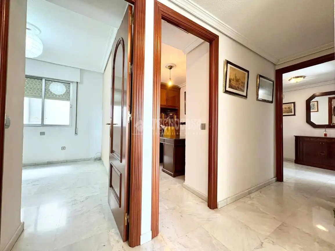Piso en venta en Sevilla con Aire acondicionado, Calefacción y Terraza