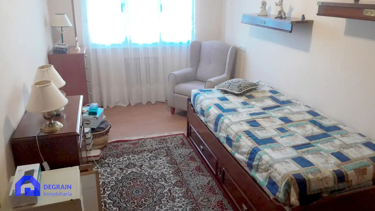 Habitación de Piso de alquiler en Oviedo  con Calefacción, Terraza y Trastero