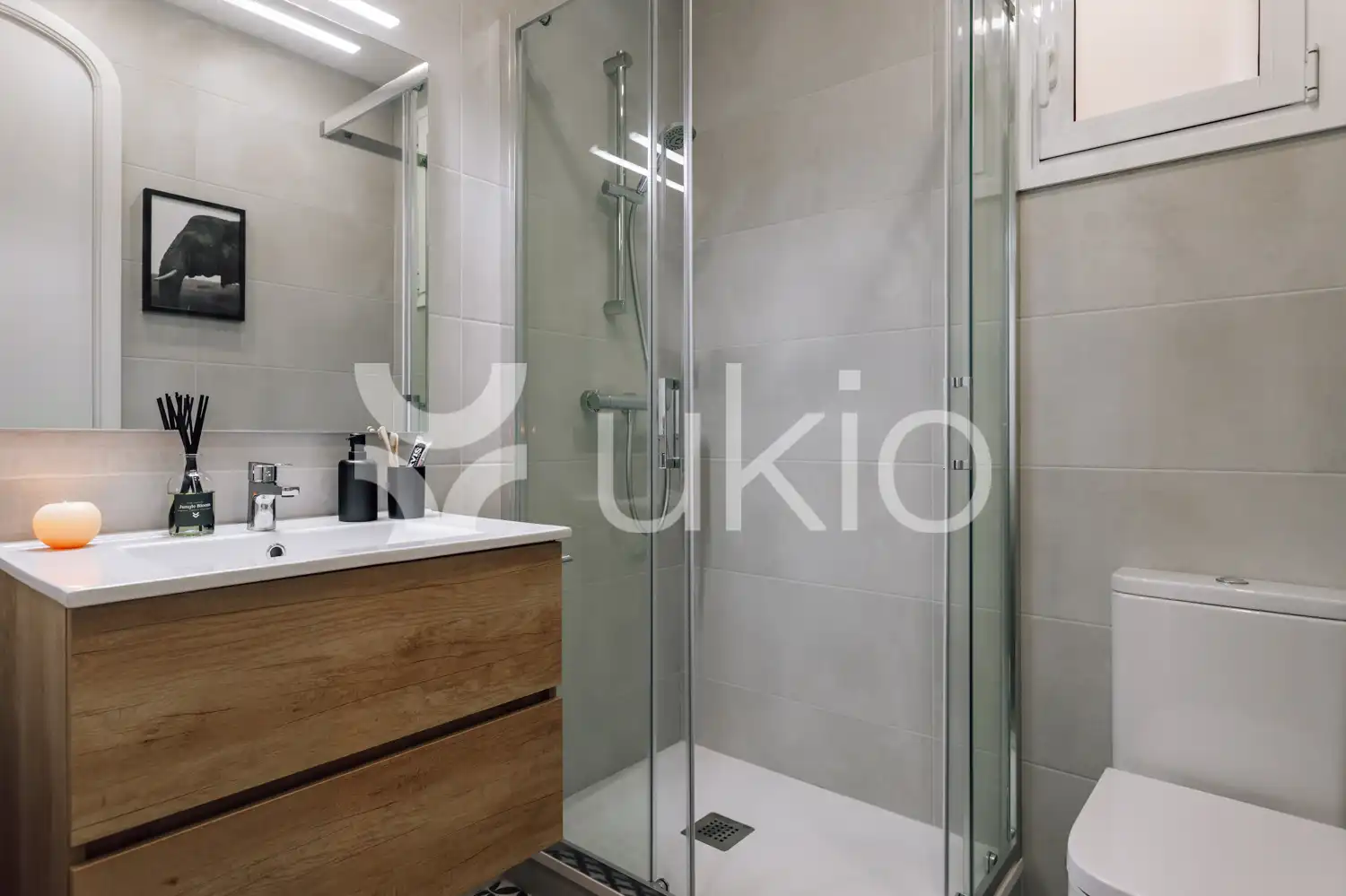 Bany de Apartament de lloguer en Barcelona amb Aire condicionat, Calefacció i Terrassa