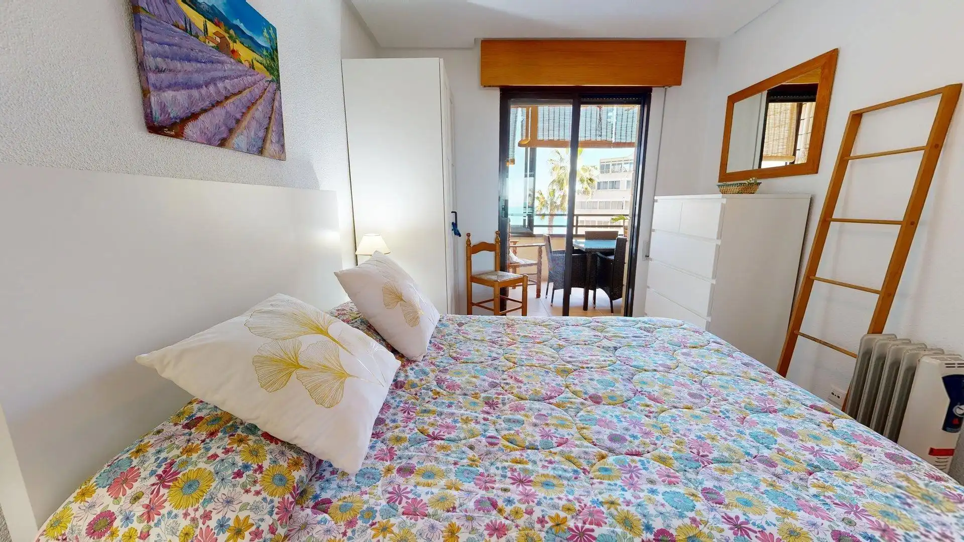 Dormitori de Apartament de lloguer en Elche / Elx amb Calefacció, Jardí privat i Terrassa
