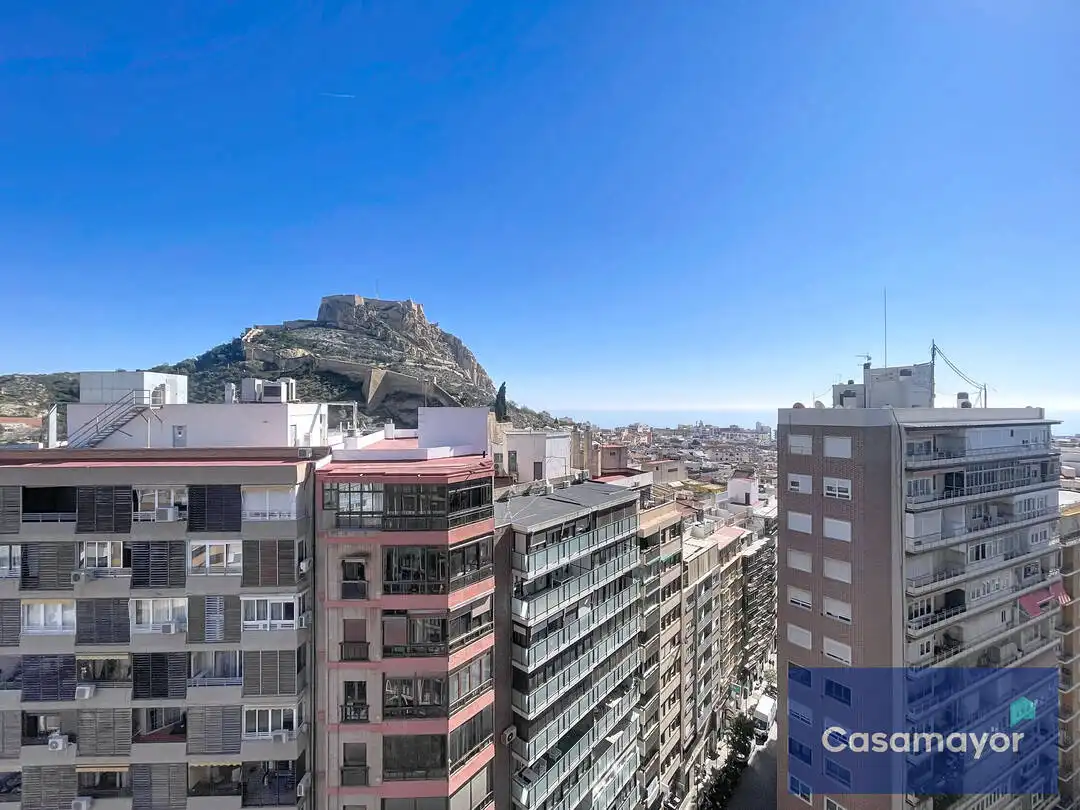 Vista exterior de Pis en venda en Alicante / Alacant amb Aire condicionat i Calefacció