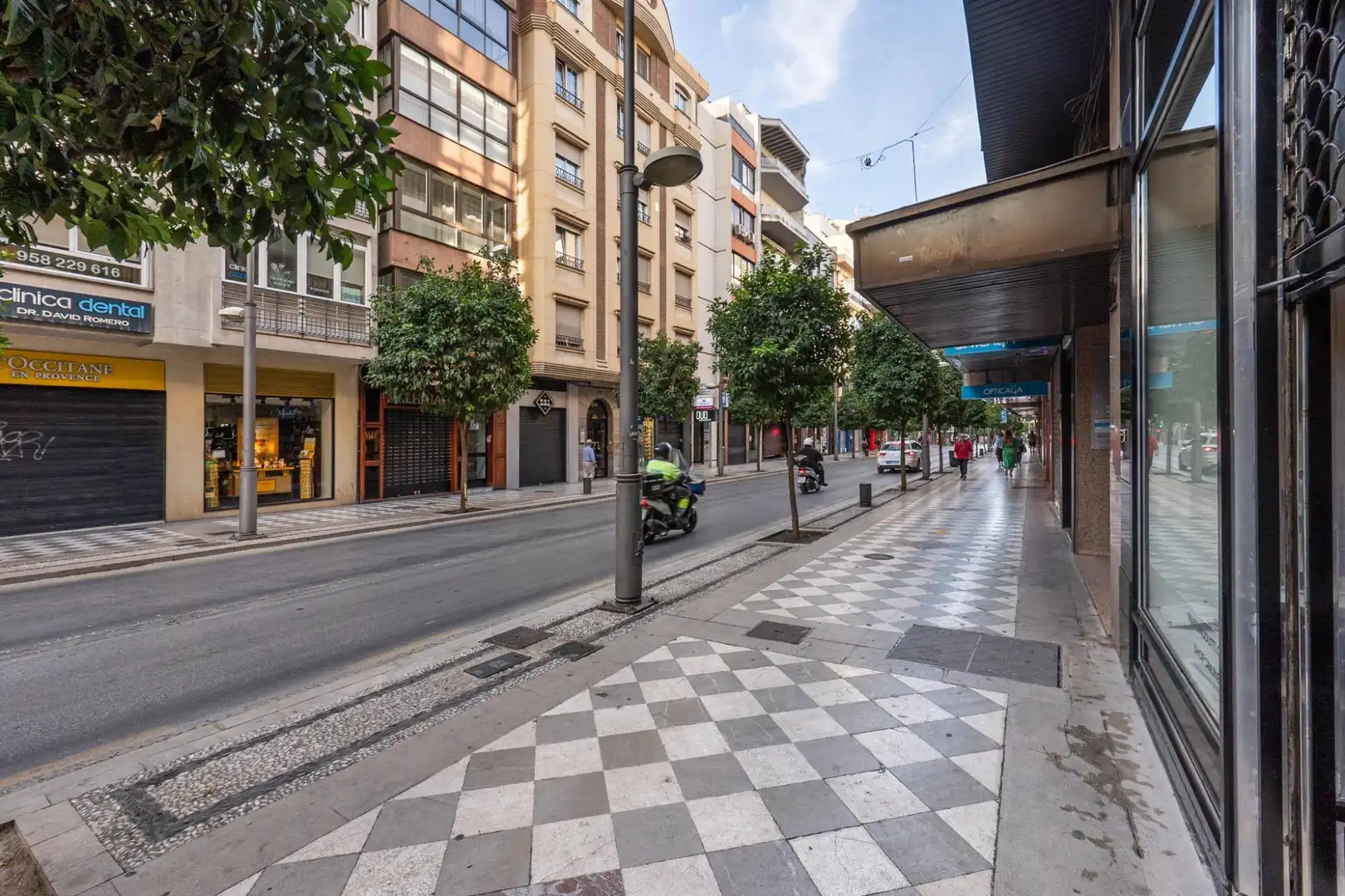 Außenansicht von Wohnung zur untervermieten in Granada mit Klimaanlage und Heizung