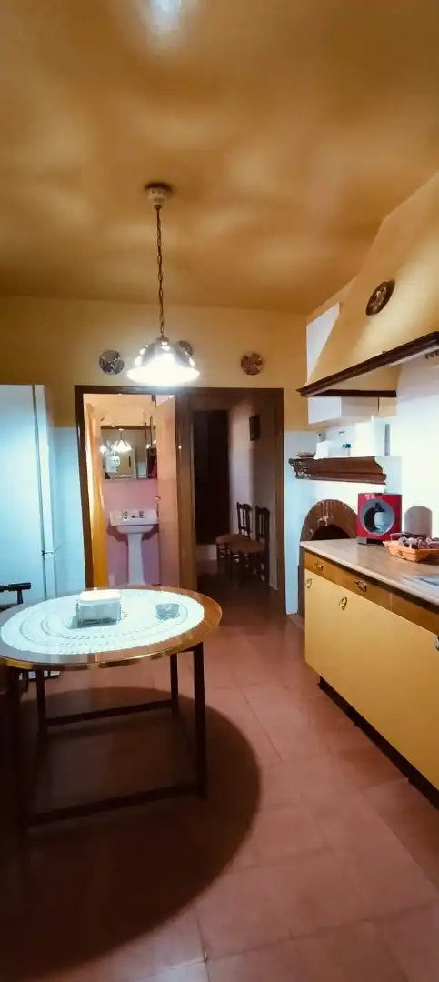 Cuina de Casa o xalet en venda en Almodóvar del Campo amb Aire condicionat, Terrassa i Traster