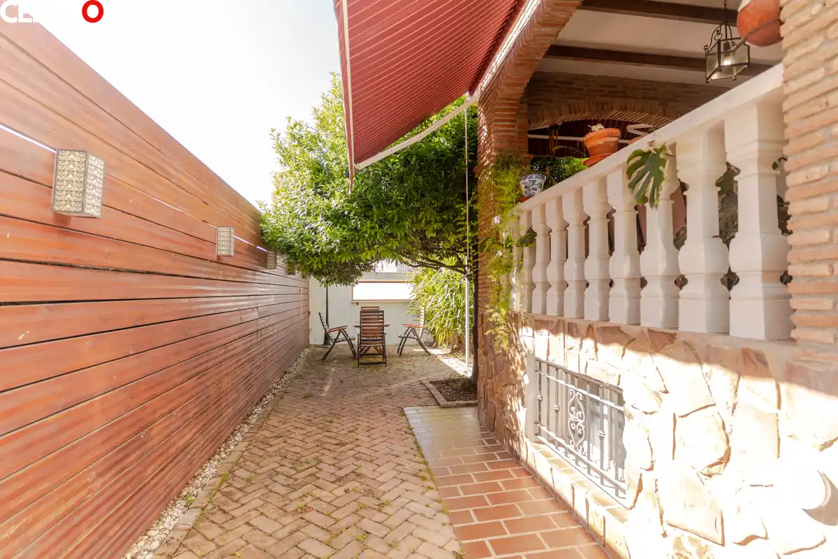 Terraza de Casa o chalet en venta en La Zubia con Aire acondicionado, Calefacción y Jardín privado