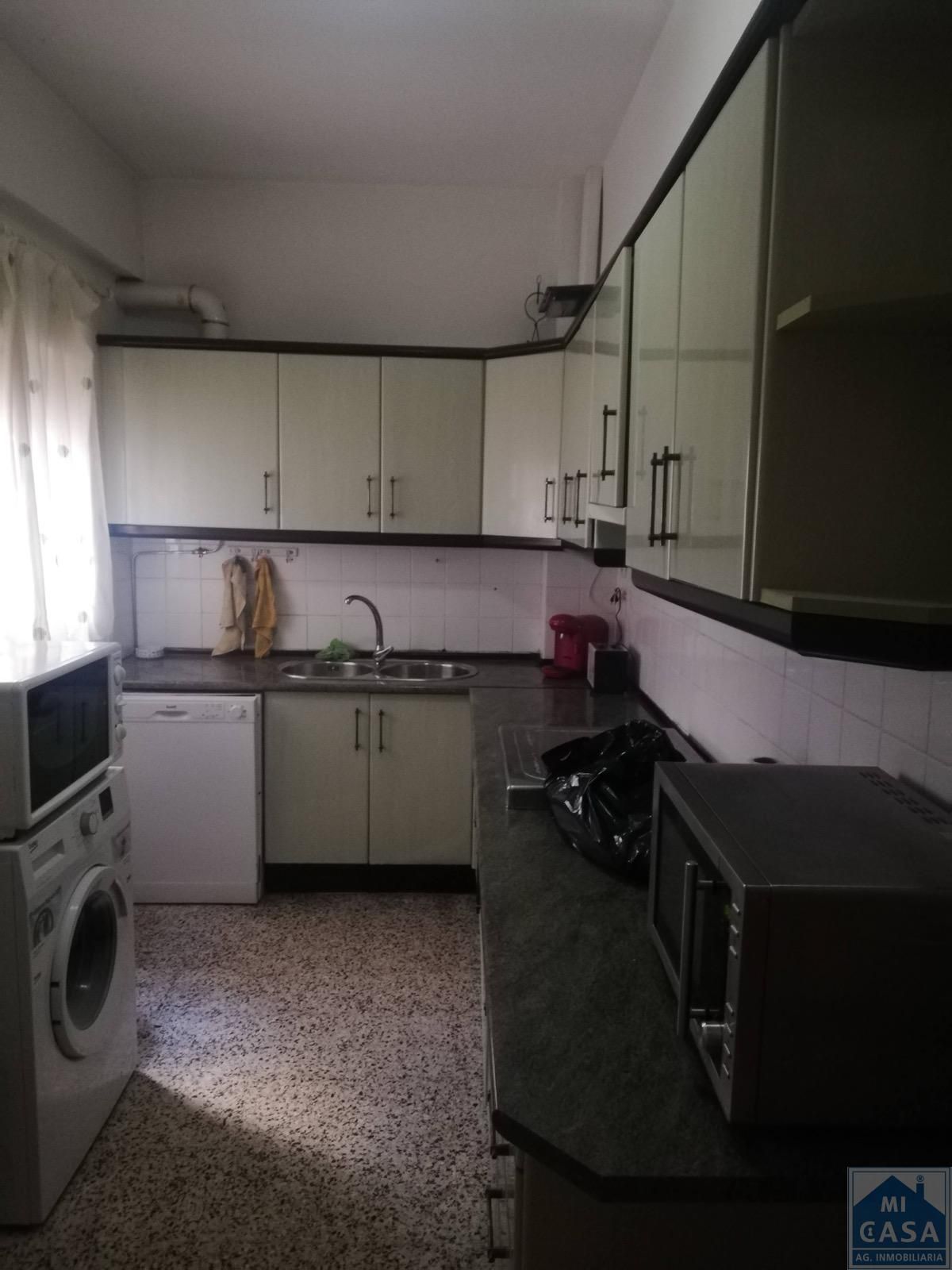 Cuina de Pis en venda en Mérida amb Aire condicionat, Calefacció i Terrassa