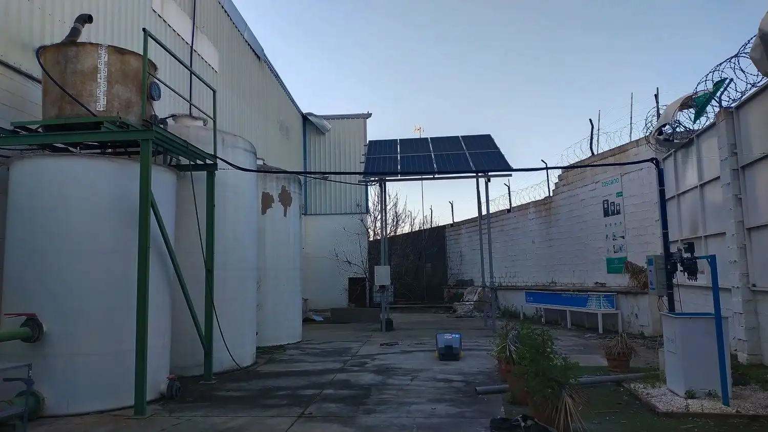 Industrial building for sale in Este - Alcosa- Torreblanca