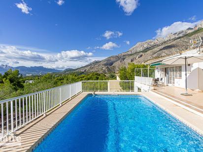 Vista exterior de Casa o xalet en venda en Altea amb Aire condicionat, Terrassa i Piscina