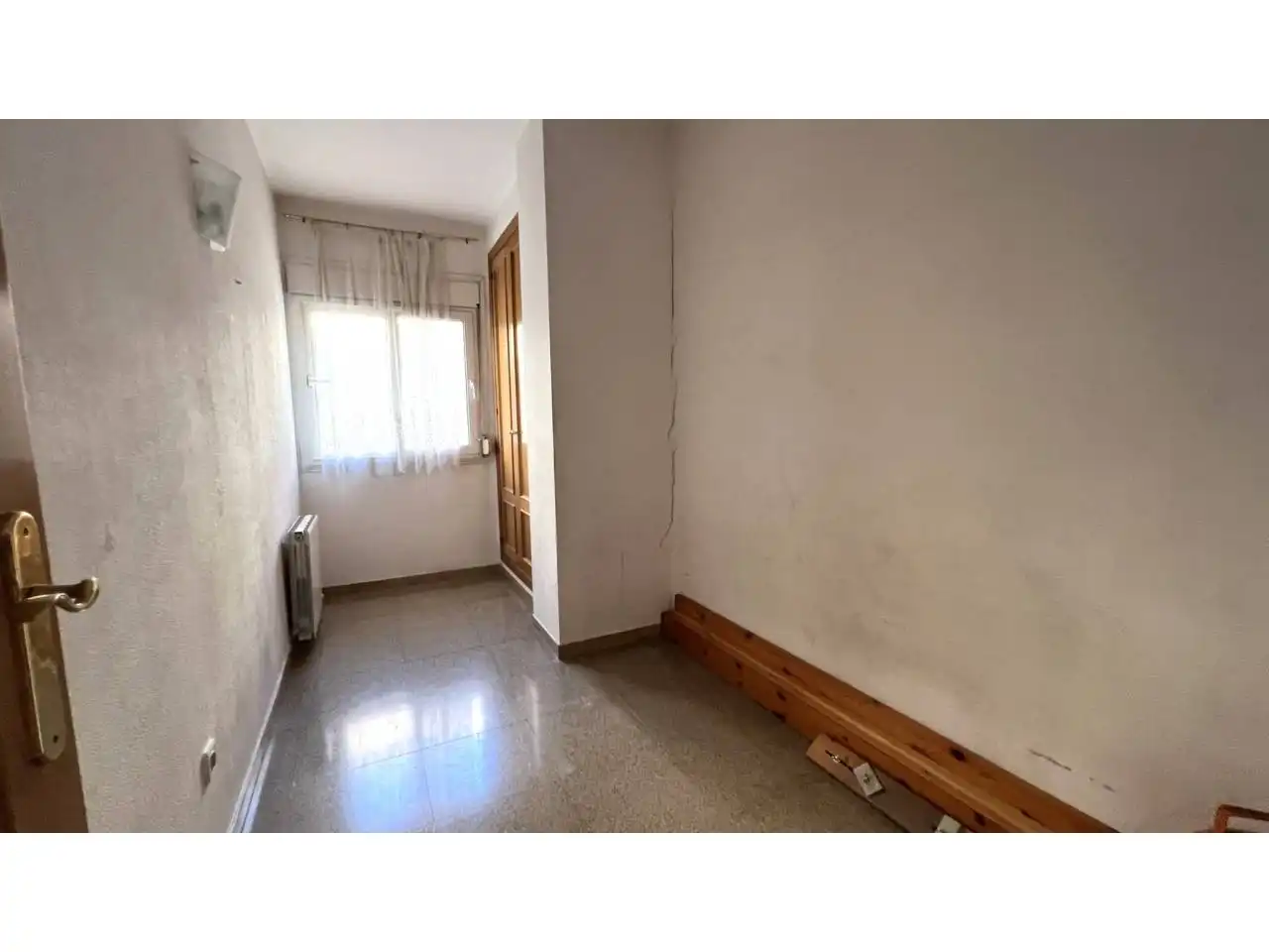 Bedroom of Flat for sale in Figueres  with Heating, Terrace and Community pool