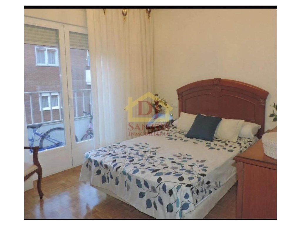 Bedroom of Flat for sale in Salamanca Capital