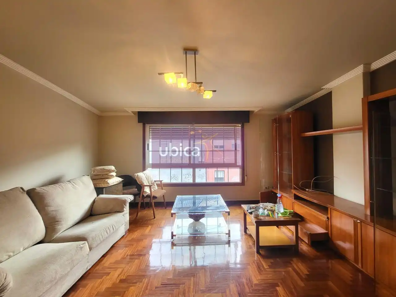 Sala de estar de Casa adosada en venta en Vigo  con Parquet y Terraza