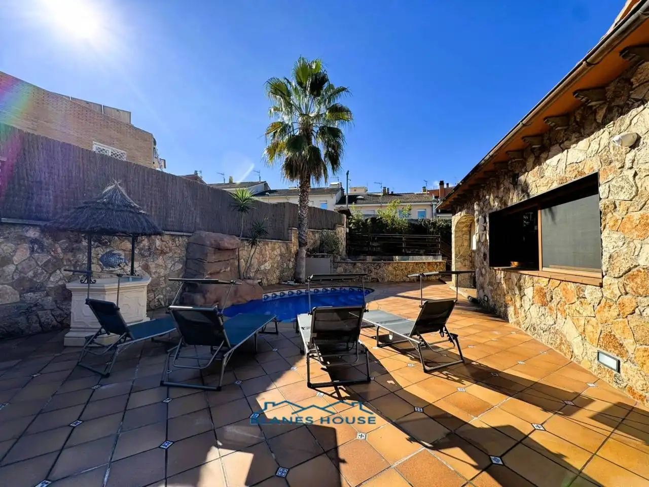 Vista exterior de Casa o xalet en venda en Blanes amb Aire condicionat, Calefacció i Jardí privat