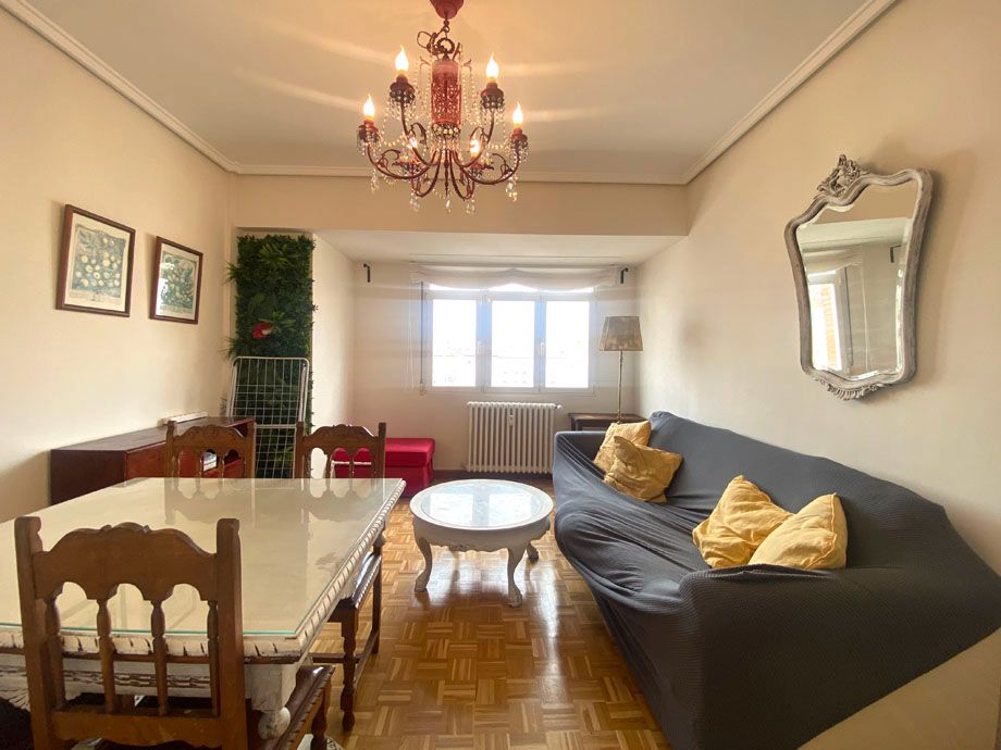 Sala d'estar de Pis en venda en Vitoria - Gasteiz amb Calefacció, Parquet i Traster