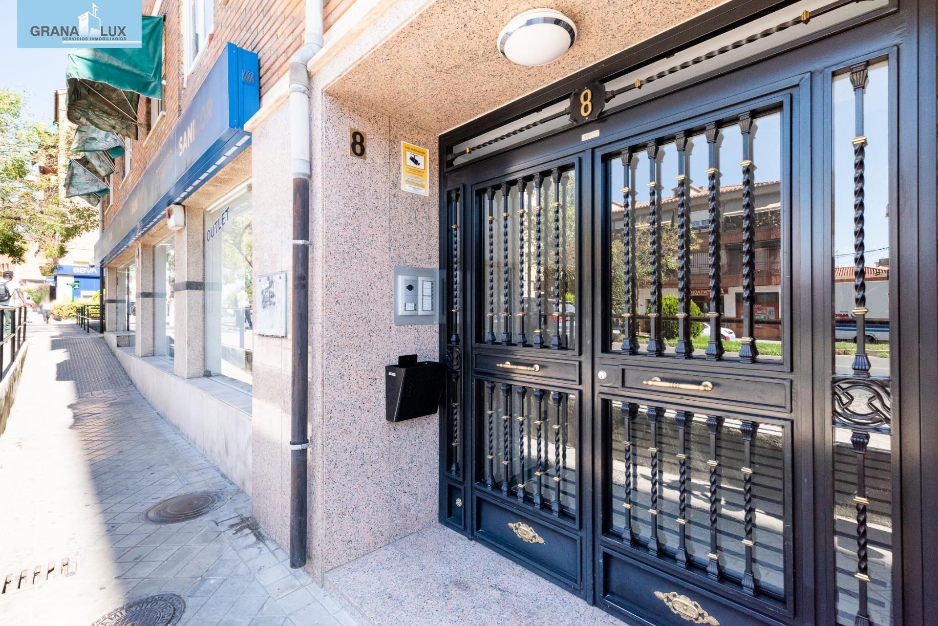 Exterior view of Flat for sale in  Granada Capital  with Air Conditioner, Storage room and Balcony