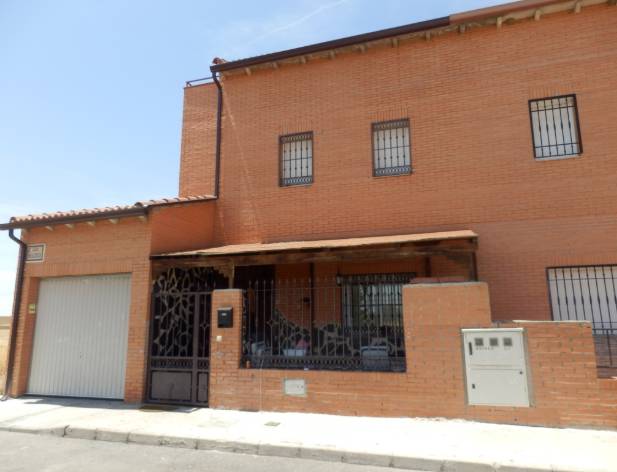 Piso en Venta en Calle Belgica 66 en Chozas de Canales