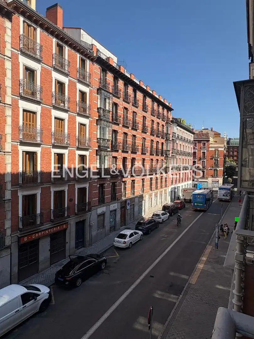 Vista exterior de Piso de alquiler en Madrid con Calefacción, Amueblado y Balcón