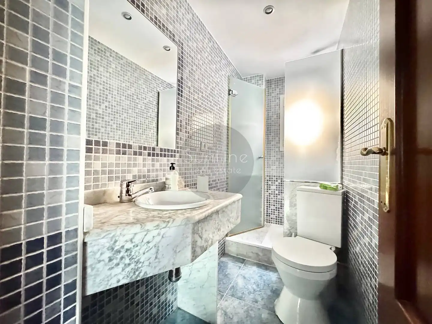 Baño de Piso en venta en Quart de Poblet con Aire acondicionado, Trastero y Amueblado