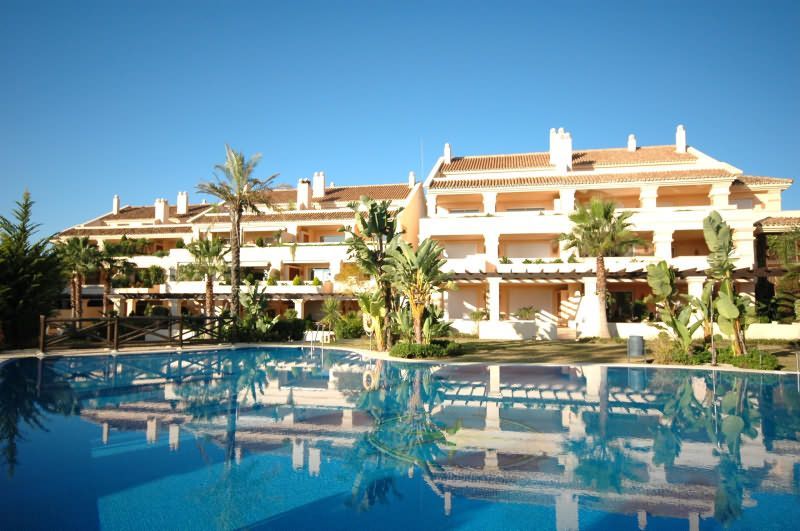 Vista exterior de Apartament de lloguer en Marbella amb Aire condicionat, Parquet i Terrassa